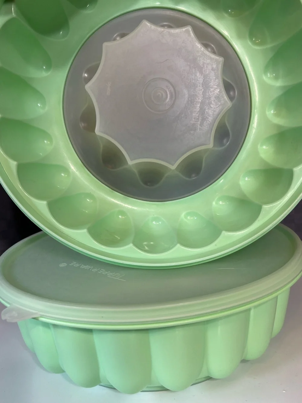 (2) VTG TUPPERWARE Jadeite Mint Green Jello Mold Ice Ring Jel-n-serve 6 Pc #1202